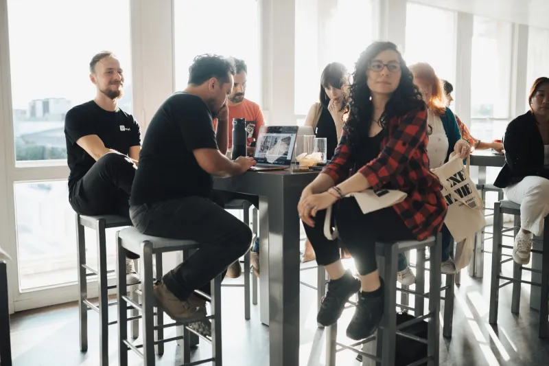 Slow Build, Long Game: How Forum Communities Leave Platform Hoppers in the Dust